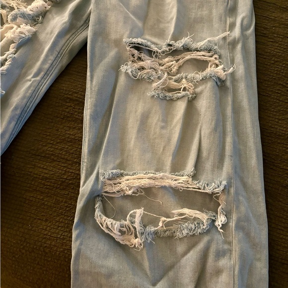 AE Dreamy Drape Stretch Curvy Super High-Waisted
Ripped Baggy Wide-Leg Jean - Picture 7 of 9